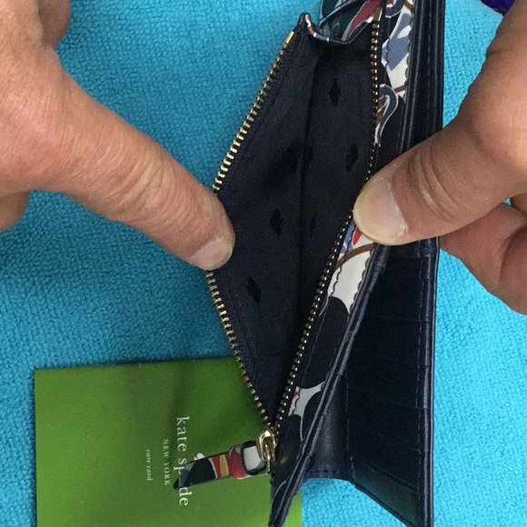 SOLD 🫶🫶🫶🫶Kate Spade Floral large bifold wallet - Picture 11 of 12